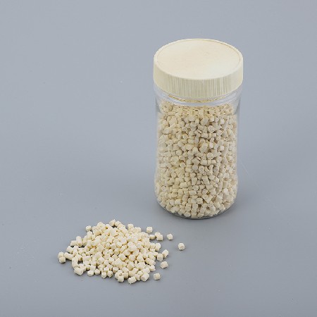 Raw material particles for PVC extrusion